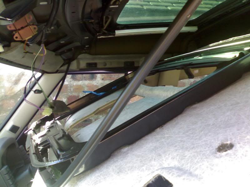 Discovery How to repair a leaking sunroof guide Land Rover Zone